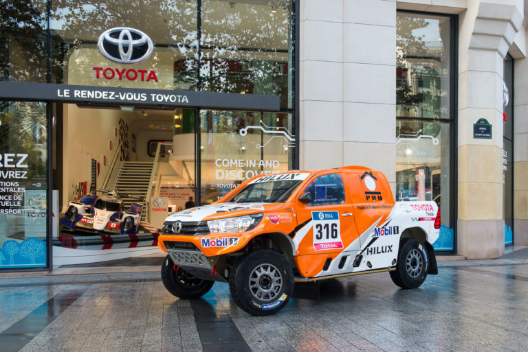photo essai du Toyota Hilux Dakar 2016 de Ronan Chabot et Gilles Pillot