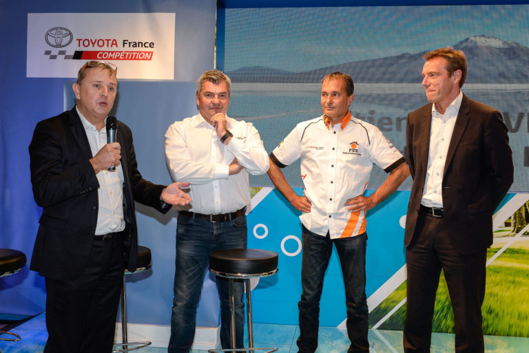 photo Presentation presse du Toyota Hilux Dakar 2016 de Ronan Chabot et Gilles Pillot