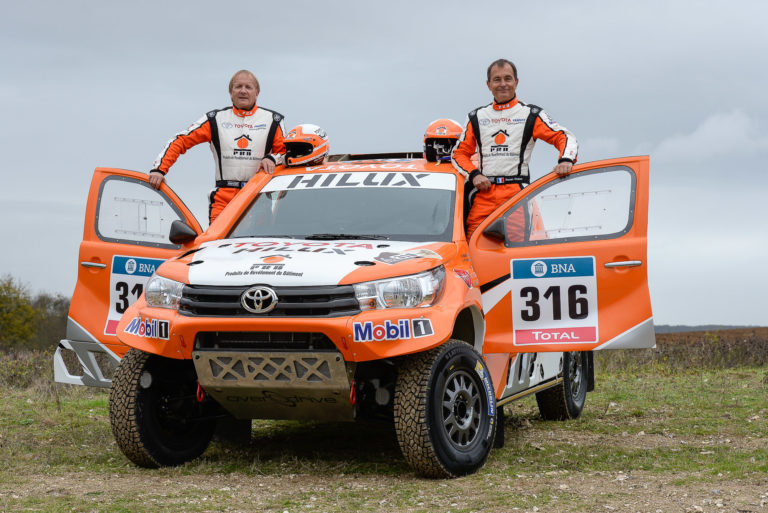 photo Presentation presse du Toyota Hilux Dakar 2016 de Ronan Chabot et Gilles Pillot